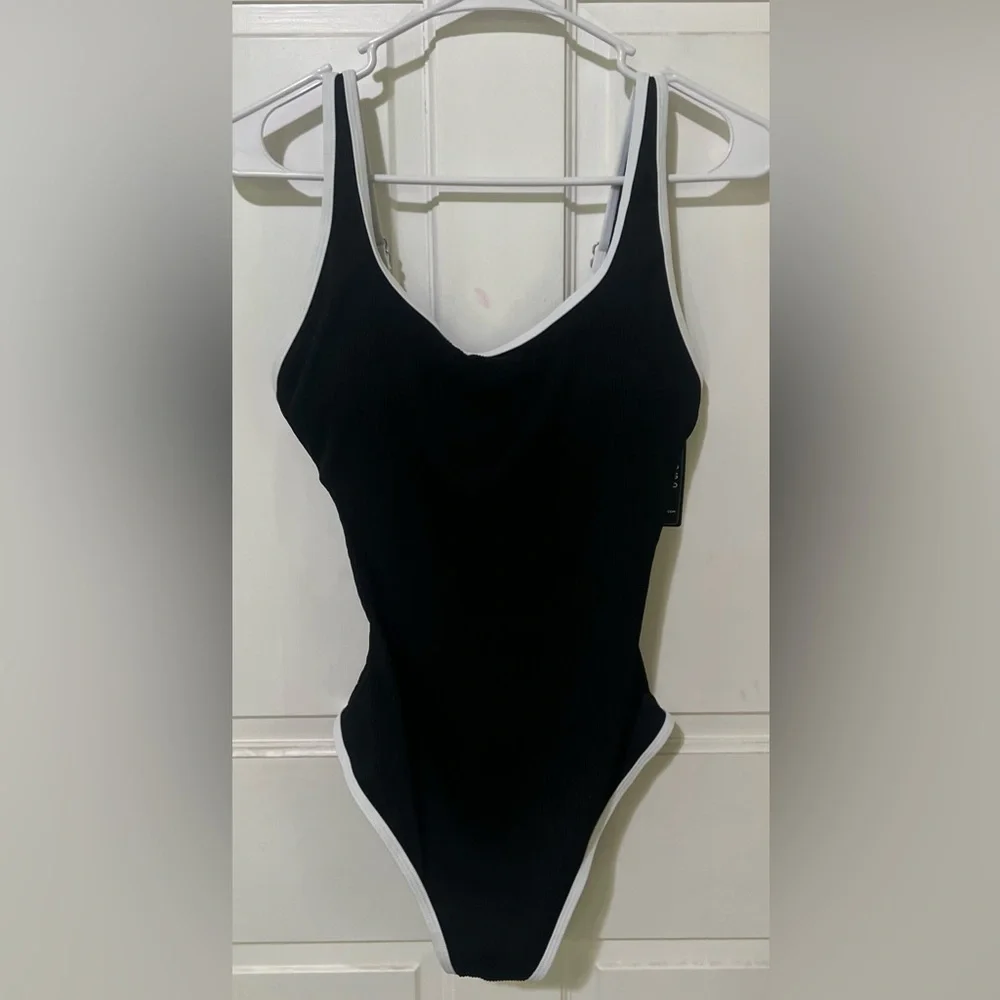 Blooming Jelly Sophisticated Black and White One-Piece Swimsuit - Picture 5 of 7